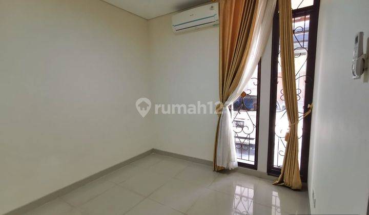 Rumah 2 Lantai Semi Furnished Siap Huni Di Cosmo Estate 2