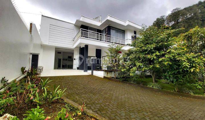 Villa bagus minimalis di sekipan tawangmangu solo 1