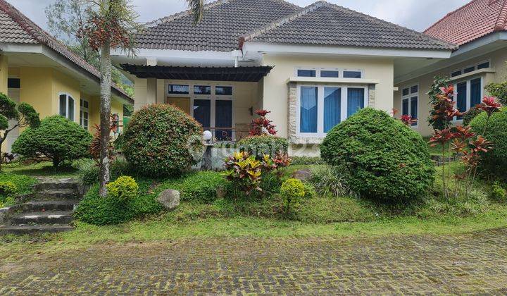 Villa modern minimalis lokasi bagus di tawangmangu 1