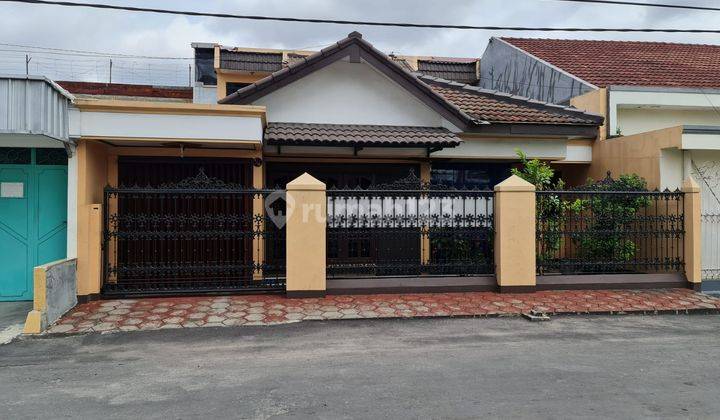 Rumah bagus siap huni dekat jalan veteran solo 1