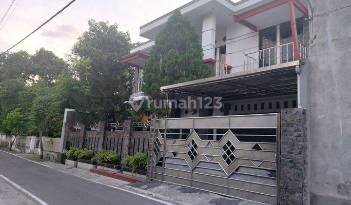 Rumah mewah di manahan banjarsari solo 1