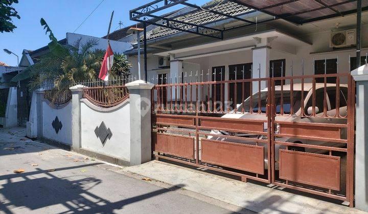 Rumah bagus siap huni di kerten laweyan solo 1