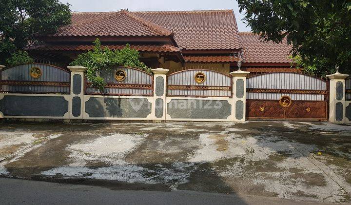 Rumah mewah dengan gebyok jawa di sumber solo 1