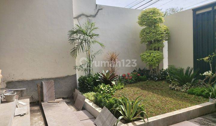 Rumah baru lingkungan elite sektor 1 solo baru 2