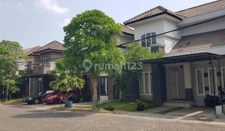 Rumah minimalis ada kolam renang di cluster elite gentan solo 1