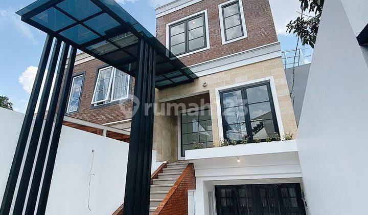 Rumah Baru Bergaya France Classic di Bintaro Jakarta Selatan 