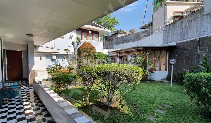 Rumah Lux di Mainroad Dipati Ukur 2