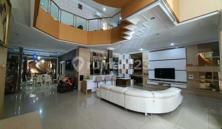 Cepat Rumah di Kelapa Gading, Belakang Mall