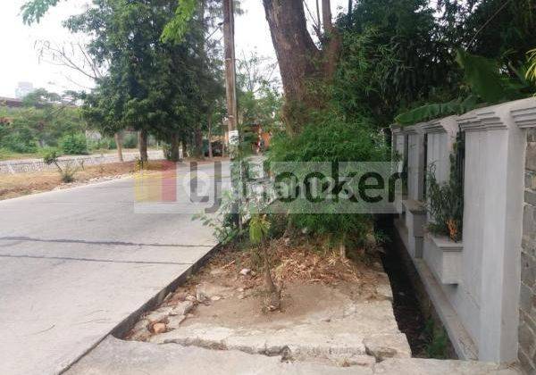 RUMAH JALAN LEBAR LOKASI DI PULOMAS UTARA AREA JAKARTA TIMUR 2