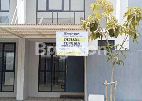 Rumah minimalis siap huni di Royal Residence 1