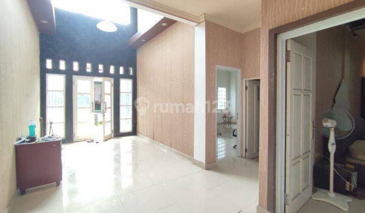 Rumah 2 Kantai Samping Taman di Perumahan Deltamas Cikarang 2