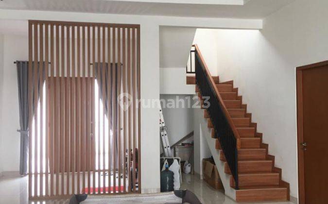 Rumah Semi Furnished Baru Dibangun Dijual Murah Harga Corona di Meruya Selatan 1