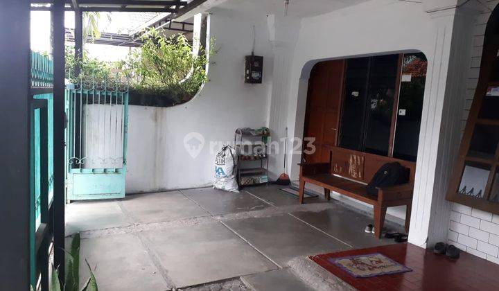 Rumah di jalan Menoreh Sampangan 1