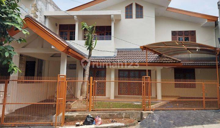 Rumah bagus, siap huni di bintaro 1