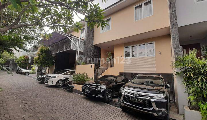 Rumah dalam townhouse di kemang security 24 jam private pool 2