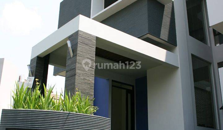 Rumah Cantik Terawat Siap Huni Bukit Sari Banyumanik Semarang 2