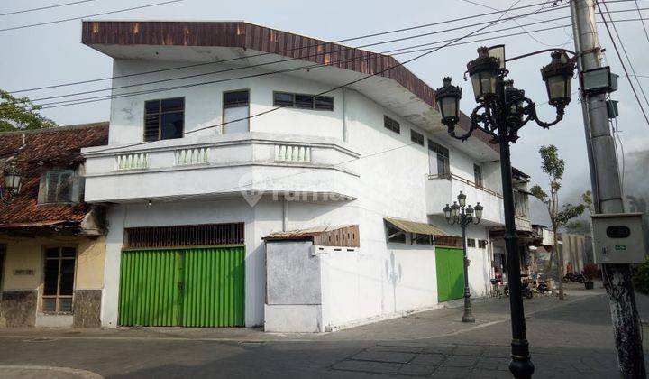 Gedung di Jalan Kedasih Kota Lama Semarang Utara