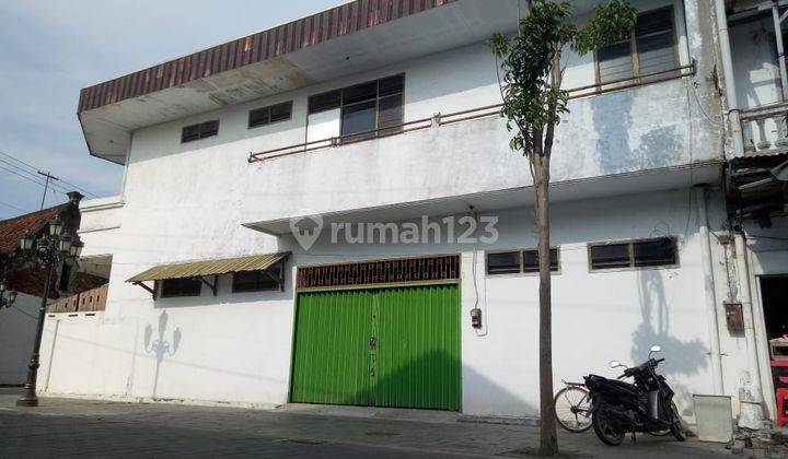 Gedung di Jalan Kedasih Kota Lama Semarang Utara 2