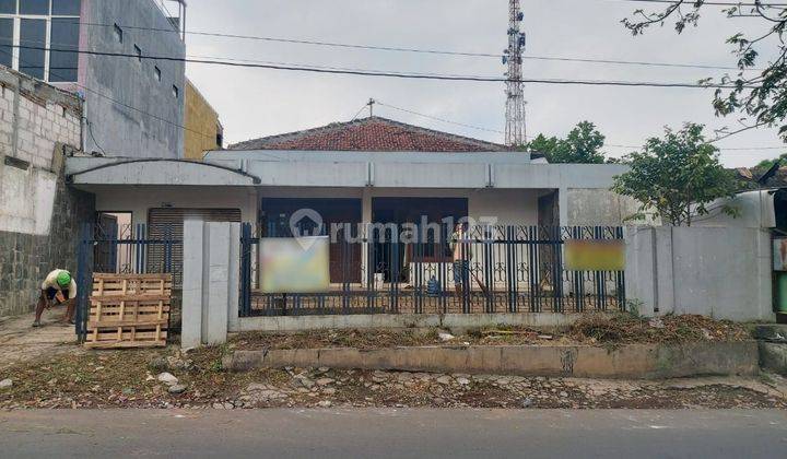 Rumah di Jalan Cemara Raya Banyumanik 1