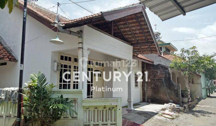 Rumah di Jalan Kimar Gayamsari 1