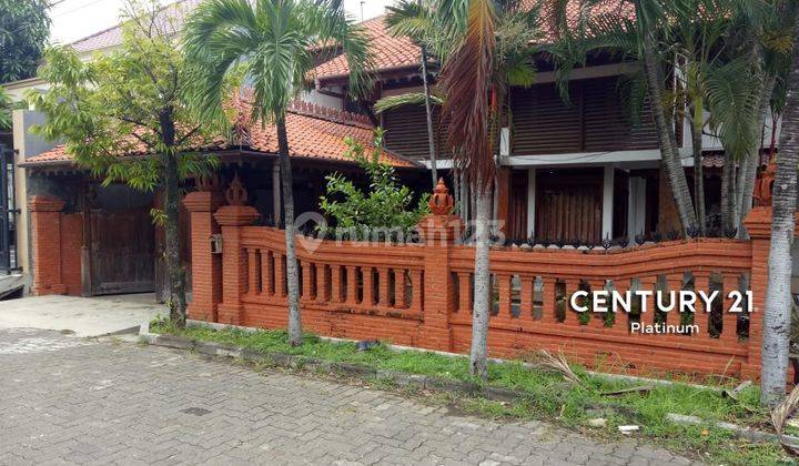 Rumah Mewah Full Ukiran di Jalan Brotojoyo 2