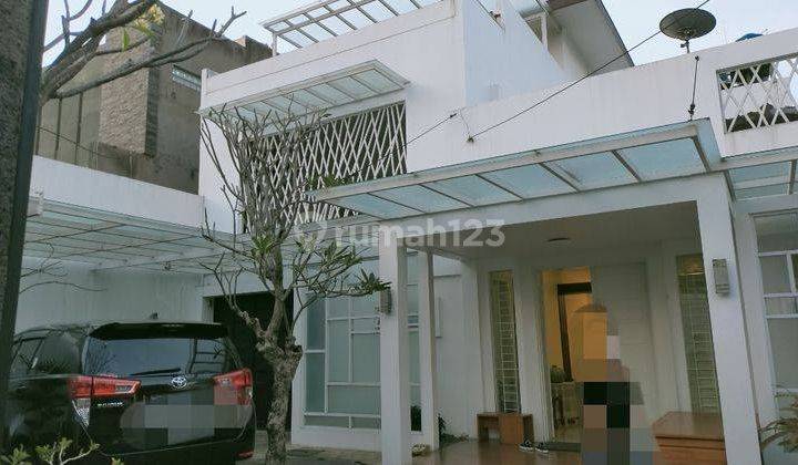 Rumah 3 Lantai Cantik Furnish di Cluster Setra Sari Kulon Bandung 1