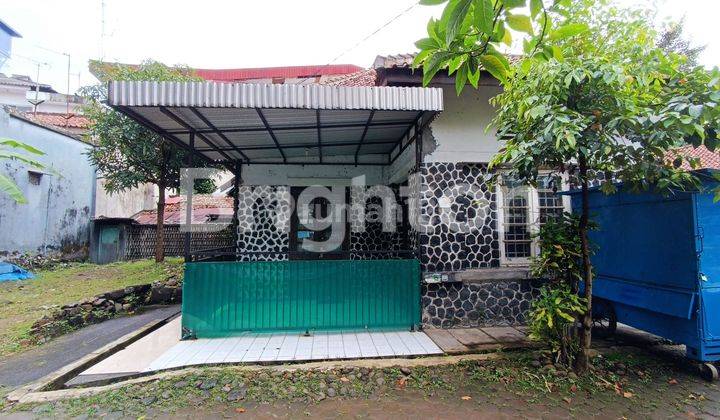 RUMAH TUA DI PUSAT KOTA BOGOR, DEPAN HOTEL, BELAKANG KANTOR PEMERINTAHAN 1