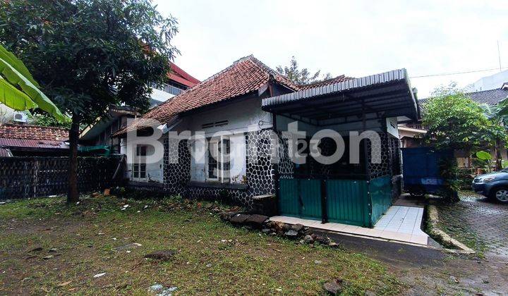 RUMAH TUA DI PUSAT KOTA BOGOR, DEPAN HOTEL, BELAKANG KANTOR PEMERINTAHAN 2