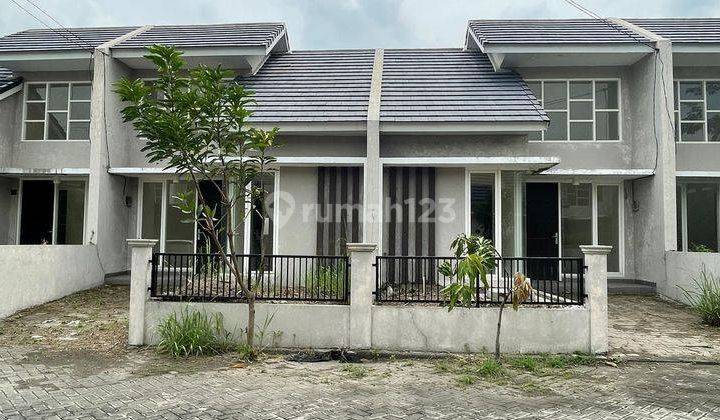 2 RUMAH JEJER GOLDEN BERRY REGENCY MENGANTI  1