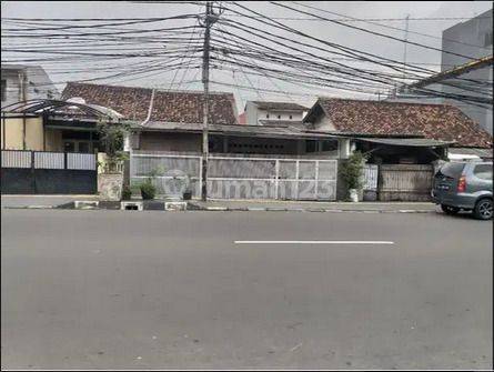 Cepat Rumah Tua Hitung Tanah di Rawamangun, Jakarta Timur 1