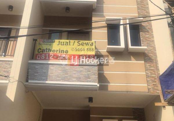 Rumah 3 lantai bagus dengan master BR yang luas di belakang tomang hero 1