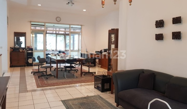 Rumah Asri Semi Furnished di jl Kiputih, Ciumbuleuit 2