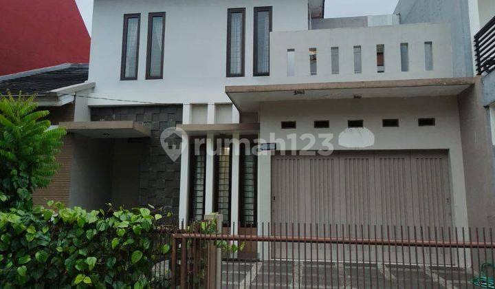 Rumah 2 Lantai Bebas Banjir di Kemang Pratama Bekasi um 