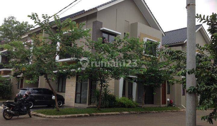 Rumah Hoek di Bambu Apus Cipayung 1