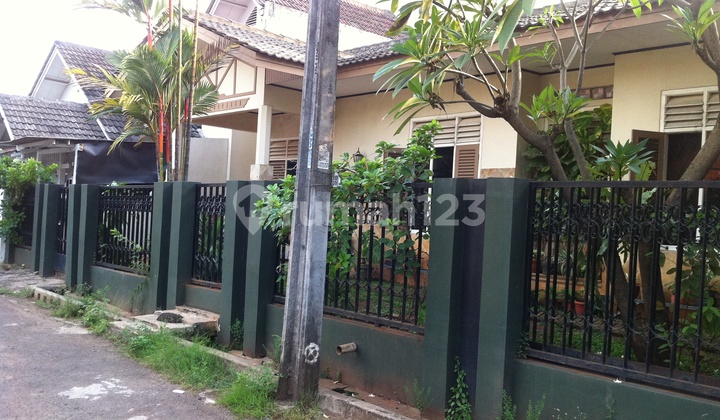 Rumah Hoek harga empuk 2
