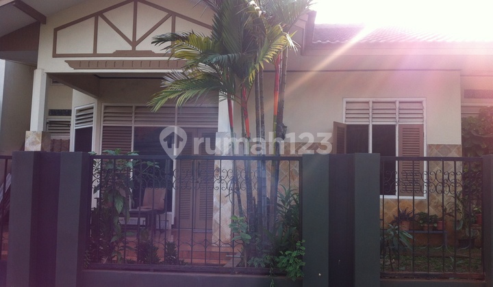 Rumah Hoek harga empuk Rumah Hoek harga empuk