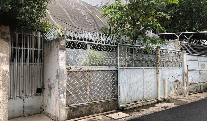 Turun Harga!!  Rumah tua Hitung Tanah di Kartini, Sawah Besar, Jakarta Pusat 1