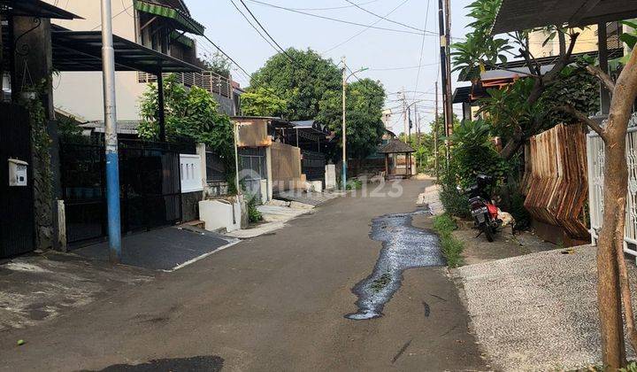 Rumah Lokasi Strategis Dekat Jalan Kayu Putih Raya 1