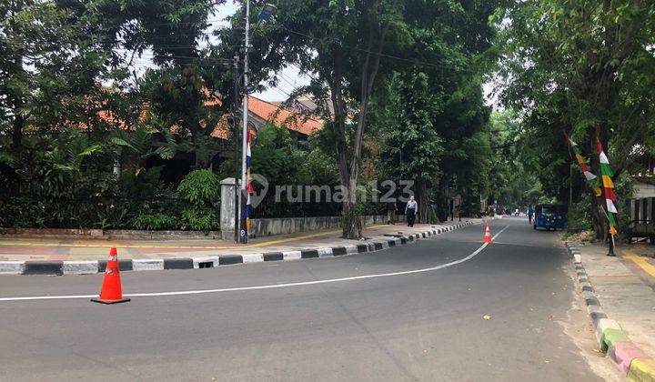 Dijual Rumah besar pinggir jalan.. area tengah kota Jakarta 1