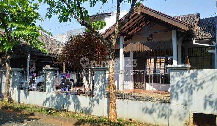 Rumah Siap Huni di Kemang Pratama 1