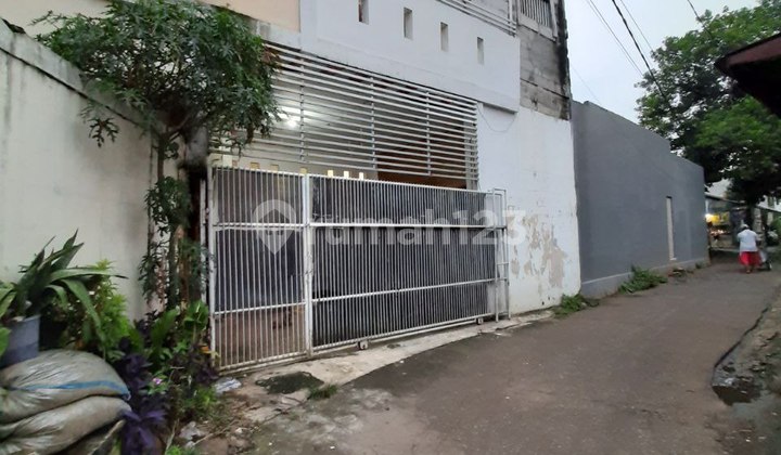 Rumah 2 Lantai Bebas Banjir di Jatibening