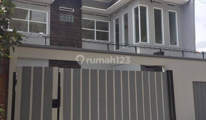 KOMPLEK SETIABUDI REGENCY, SERSAN BAJURI. RUMAH BARU MINIMALIS 2 LANTAI ADA KOLAM RENANG DI BANDUNG UTARA, BANDUNG 1