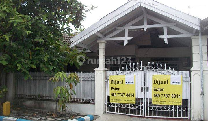 Rumah di Baruk Barat, Dekat Jl. Dr. Ir. Soekarno (MERR), Hadap Selatan - EA - 1