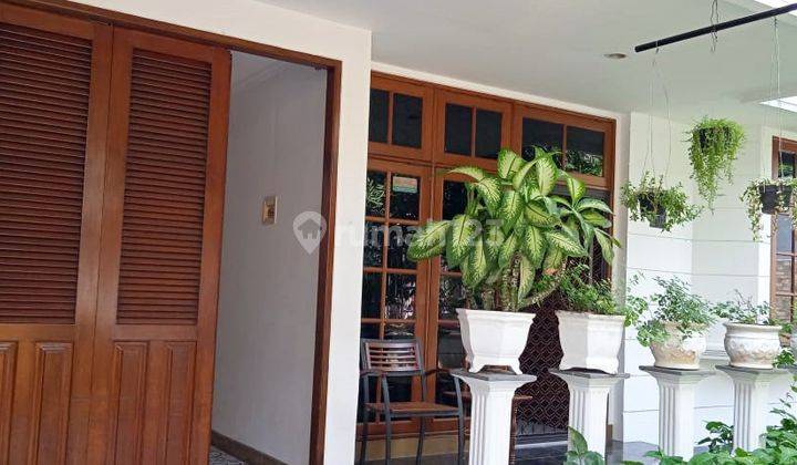 Rumah di Manyar Kertoadi Surabaya, Lokasi Strategis, Semi Furnished, Siap Huni 2