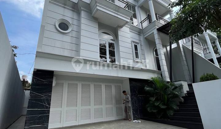 RUMAH FULL RENOVASI DI KEBAYORAN BARU-JAKARTA SELATAN