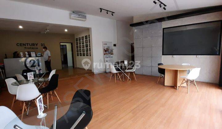 RUMAH LUAS COCOK UNTUK TEMPAT USAHA, PINGGIR JALAN RAYA DI JL.PANJANG, JAKARTA BARAT 1