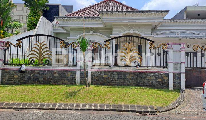 RUMAH MEWAH ASRI DI KAWASAN PERUMAHAN DIENG 1