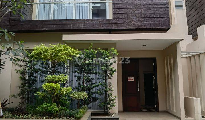 Rumah Dalam Townhouse Area Kemang , Sangat Homy , Bebas Banjir  1