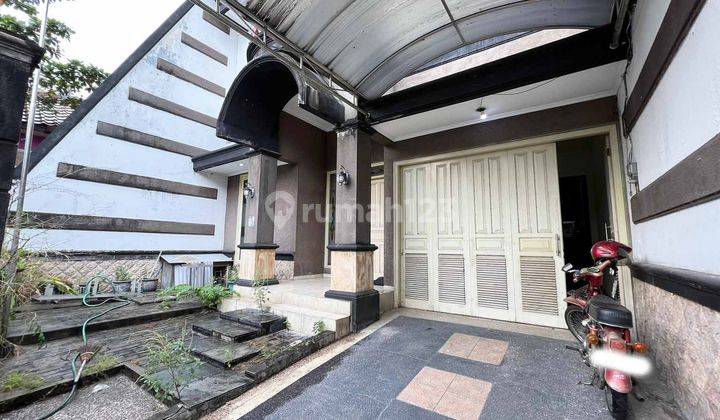 Rumah di Pondok Mutiara Sidoarjo, 2 Lantai, Semi Furnished, Lingkungan Elite, dekat Pintu Tol Sidoarjo, dekat Mall, Hotel, RS dsb 2