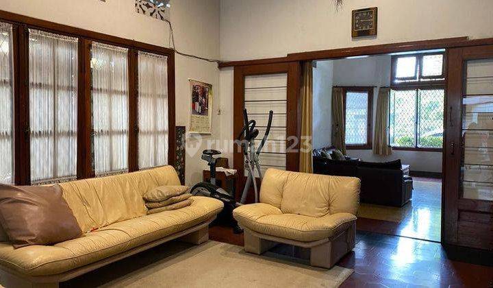 Rumah Bangunan Belanda Sangat Terawat, Premium Lokasi Sayap Riau 1